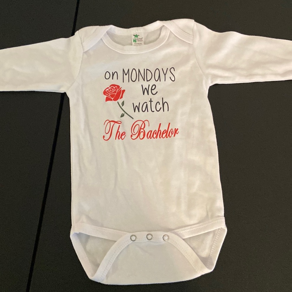 Laughing giraffe 6-12m onsie